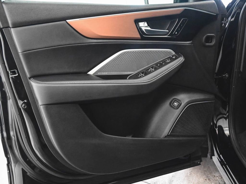 Used 2022 Acura MDX SH-AWD w/ Technology Package image 8