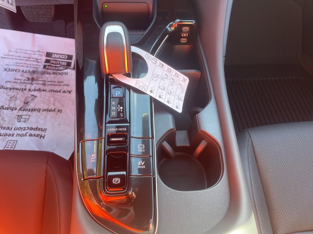 New 2025 Toyota Crown Signia image 19