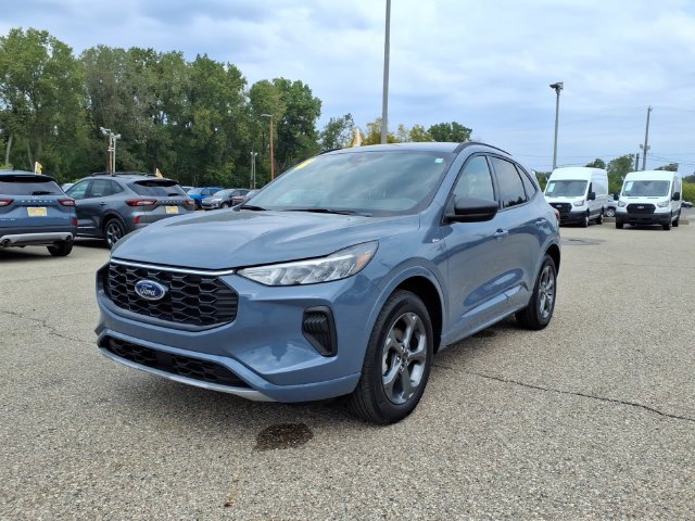 Certified 2024 Ford Escape ST-Line w/ Tech Pack #1 AWD/4WD image 3