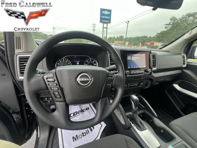 Used 2023 Nissan Frontier SV AWD/4WD image 16