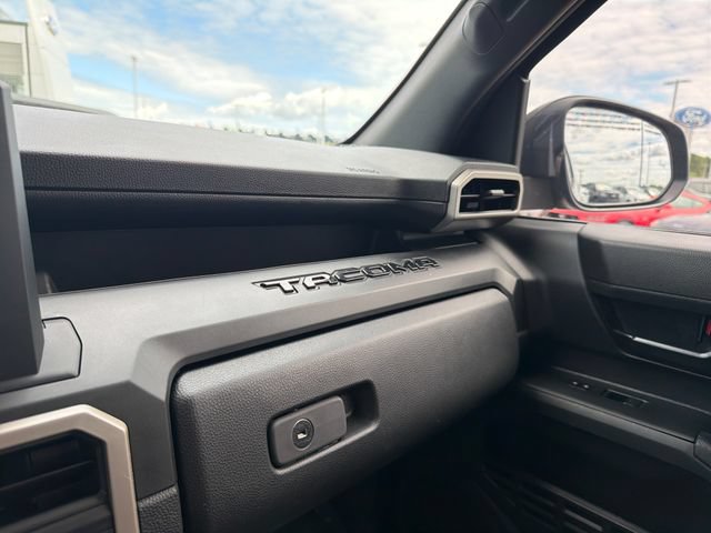 Used 2024 Toyota Tacoma SR w/ SR Upgrade Package AWD/4WD image 21