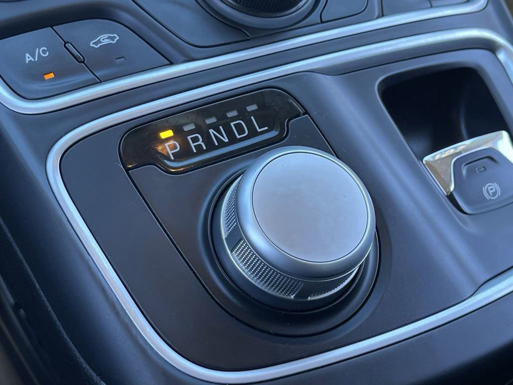 Used 2015 Chrysler 200 Limited FWD image 25