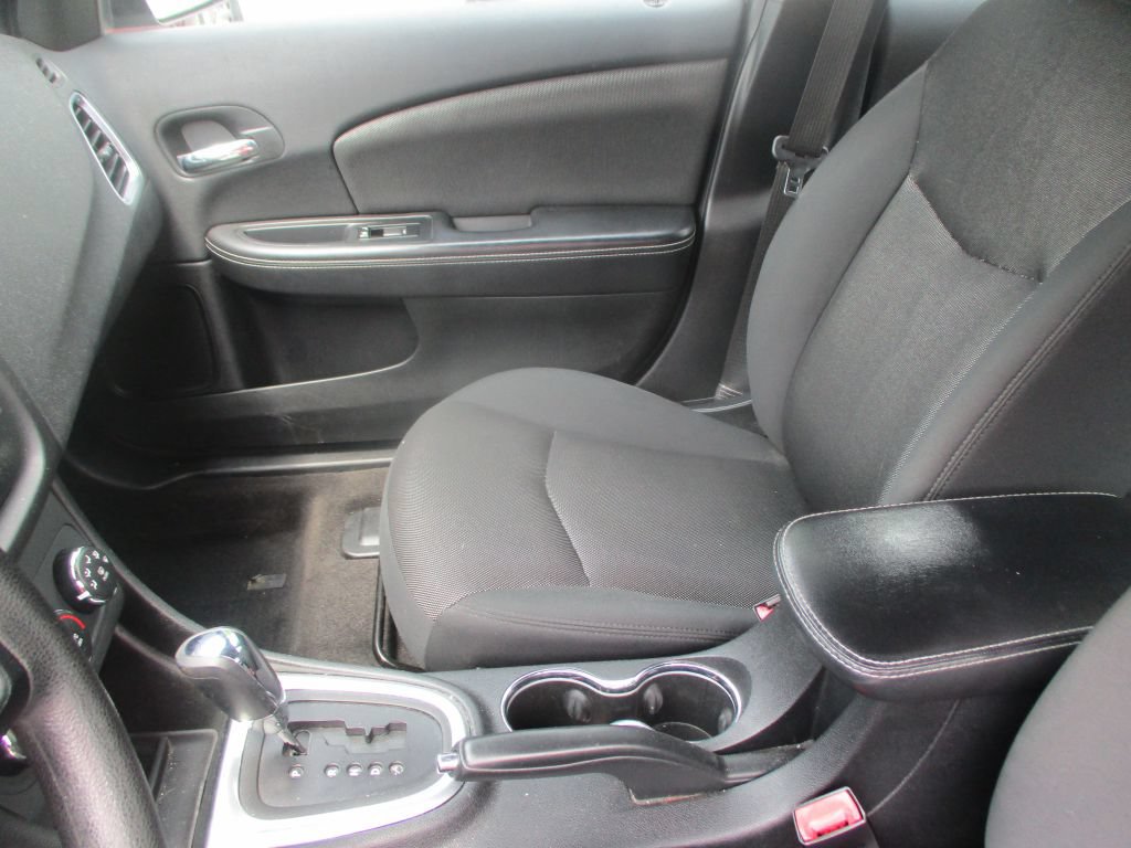 Used 2012 Dodge Avenger SE FWD image 13