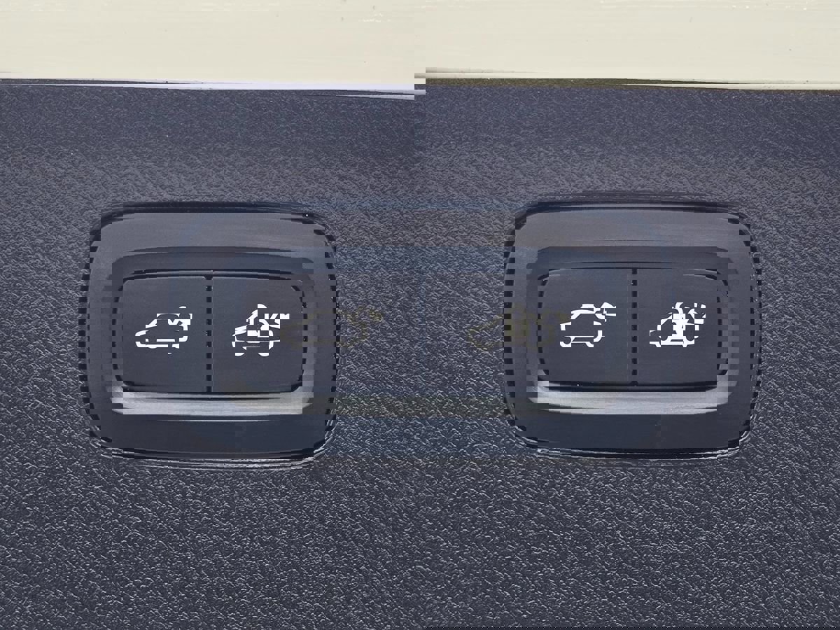 Used 2024 Volvo XC90 B5 Core w/ Climate Package image 64