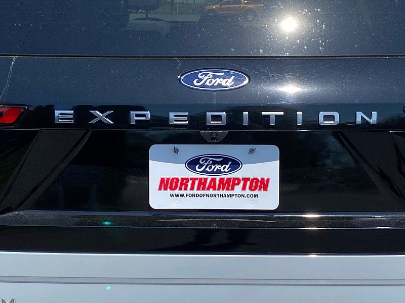 Certified 2025 Ford Expedition Platinum AWD/4WD image 11