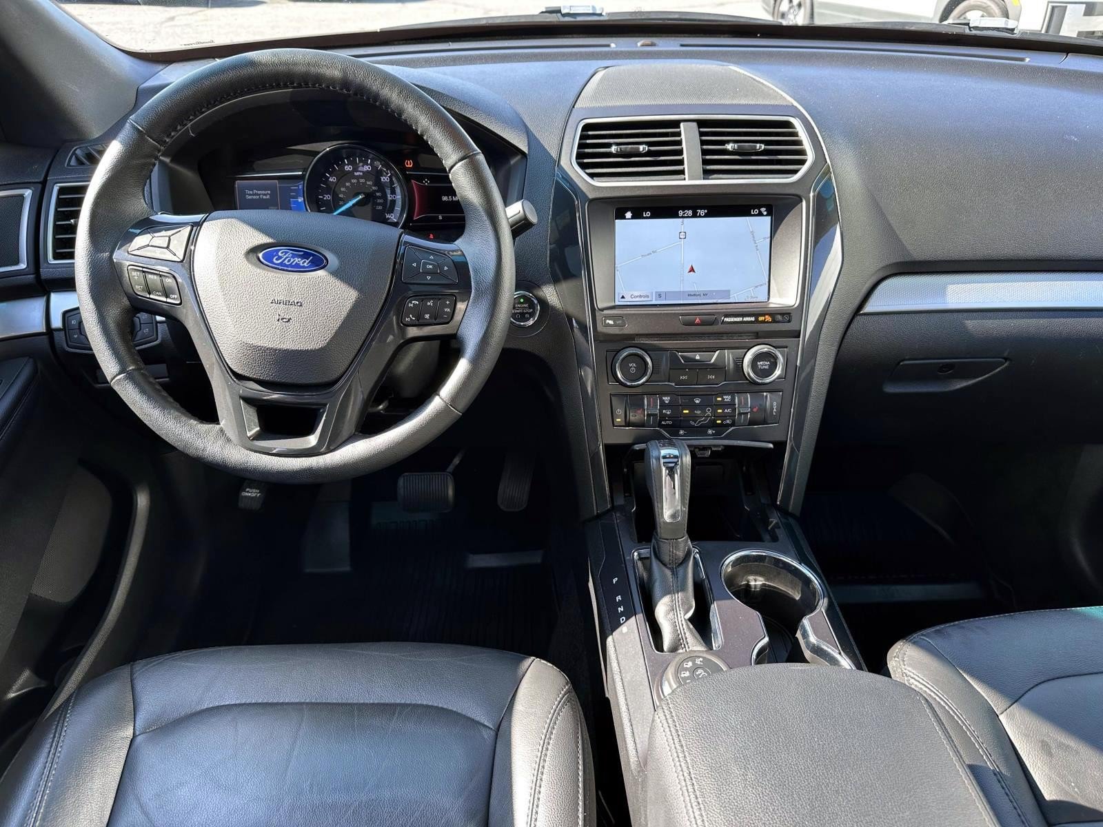 Used 2017 Ford Explorer XLT w/ Equipment Group 202A AWD/4WD image 16