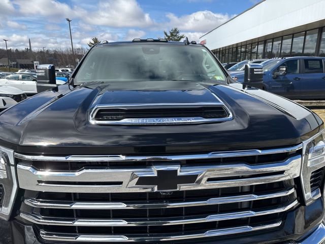 Used 2025 Chevrolet Silverado 2500 LTZ w/ LTZ Premium Package image 48
