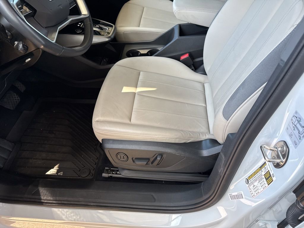 Used 2024 Audi Q4 e-tron Premium Plus image 17