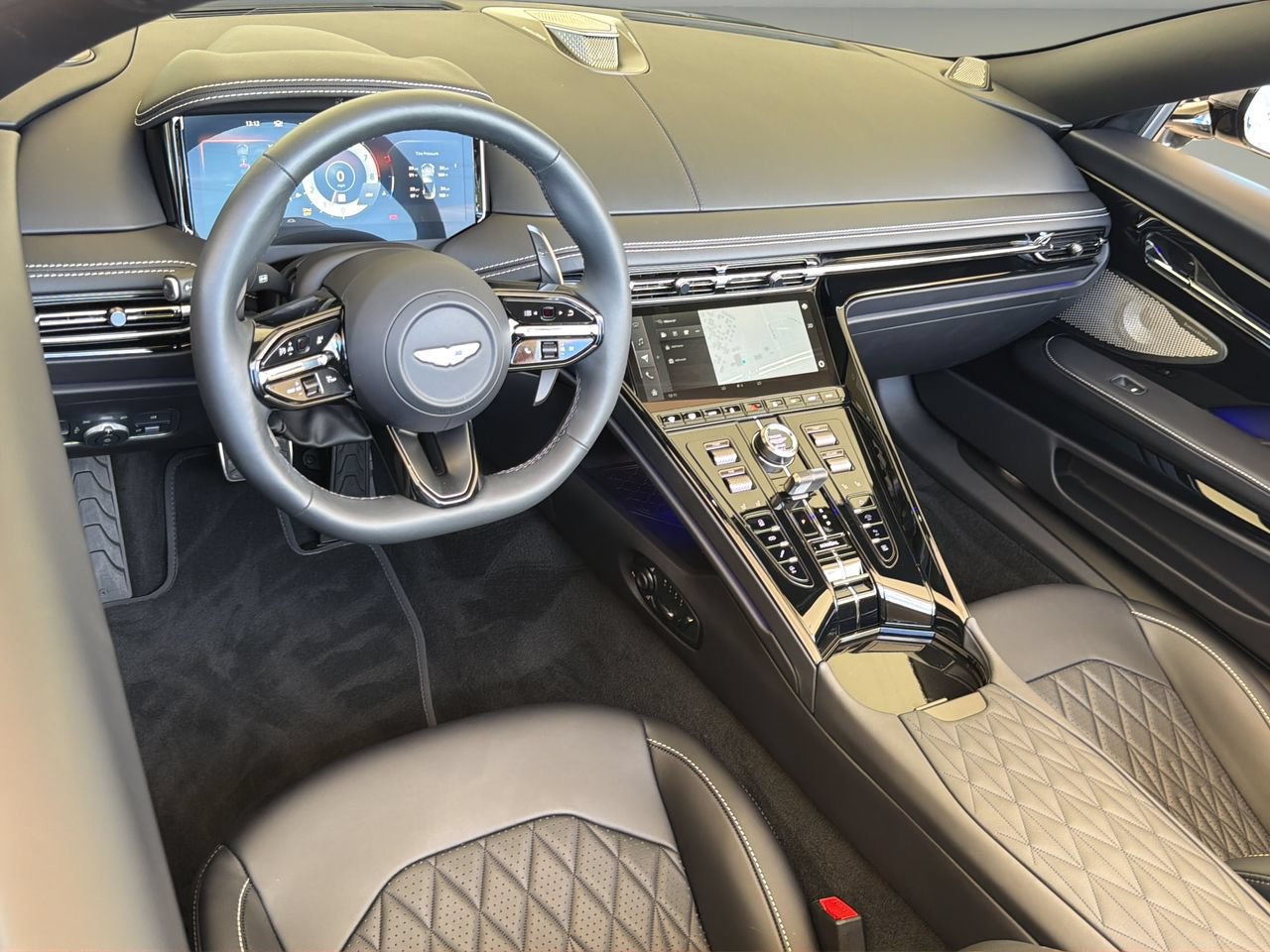 Used 2026 Aston Martin DB12 Convertible RWD image 15