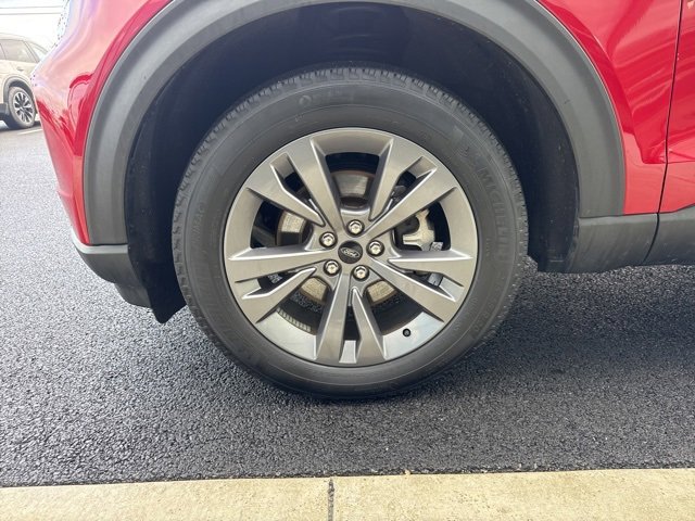 Used 2023 Ford Explorer XLT w/ Equipment Group 202A image 8