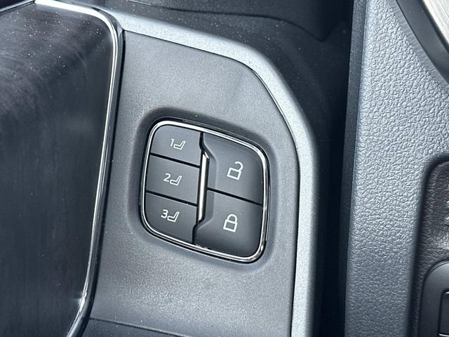 New 2026 Ford F250 Lariat w/ Black Appearance Package image 26