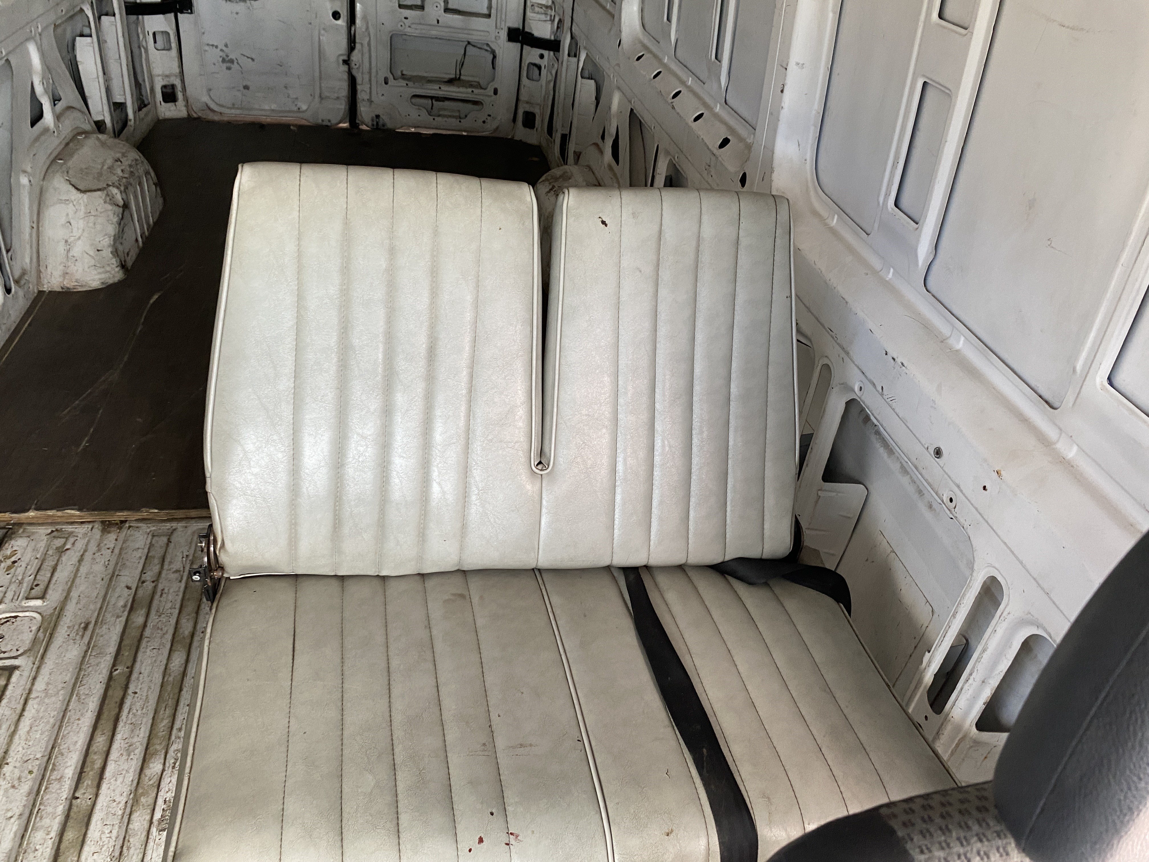 Used 2007 Dodge Sprinter 2500 RWD image 18