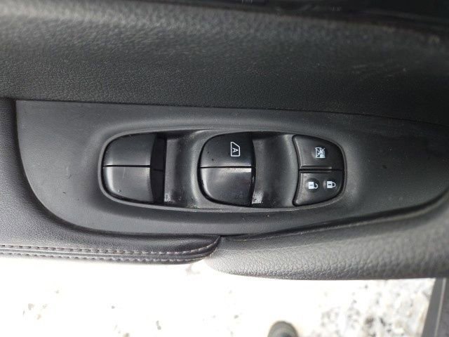 Used 2017 Nissan Rogue SV image 49