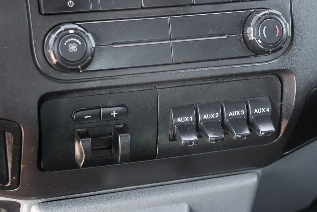 Used 2016 Ford F550 2WD Crew Cab Super Duty image 26