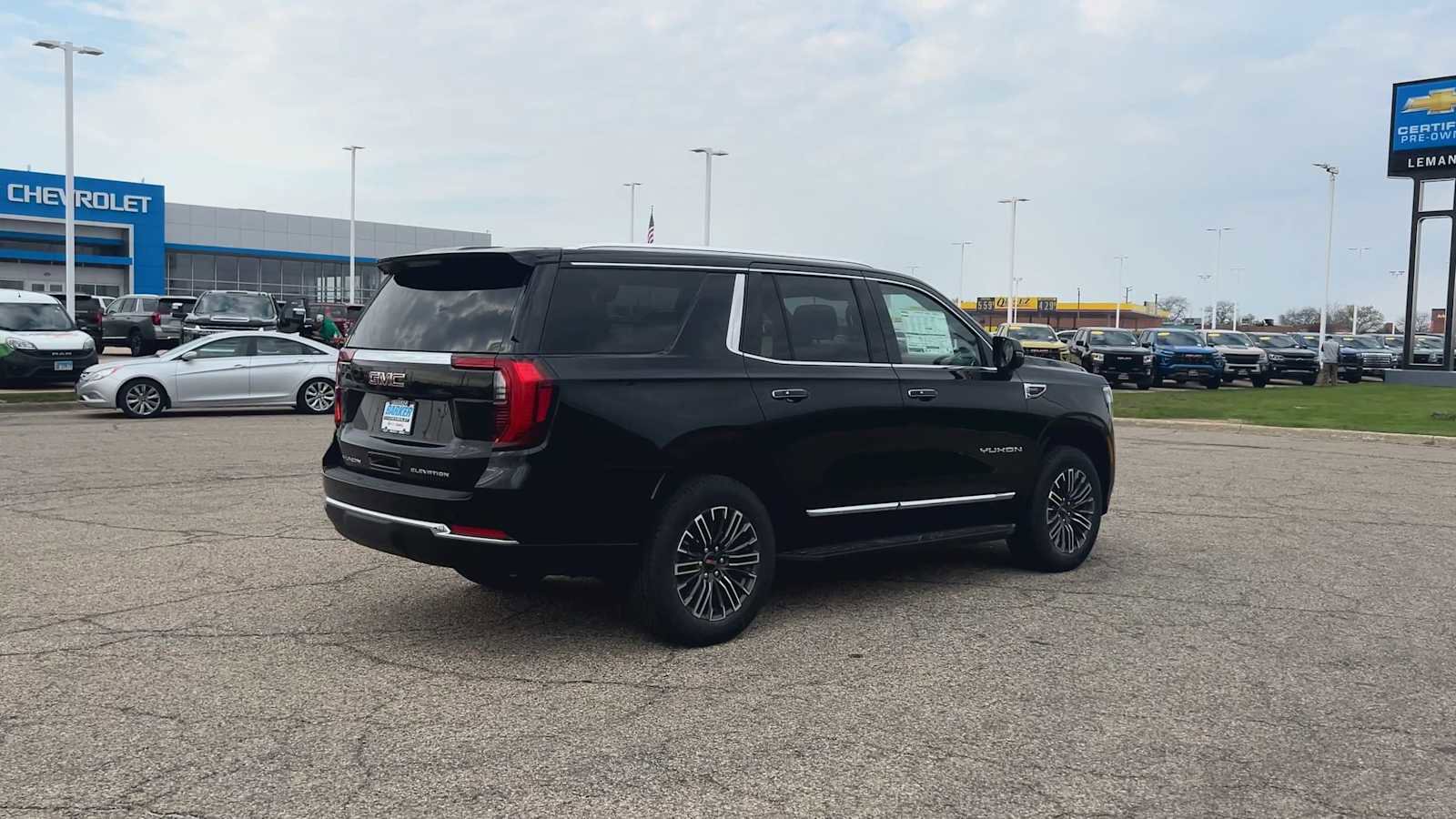New 2026 GMC Yukon Elevation image 16