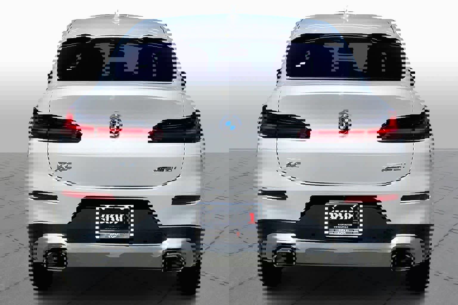 Used 2025 BMW X4 xDrive30i image 4