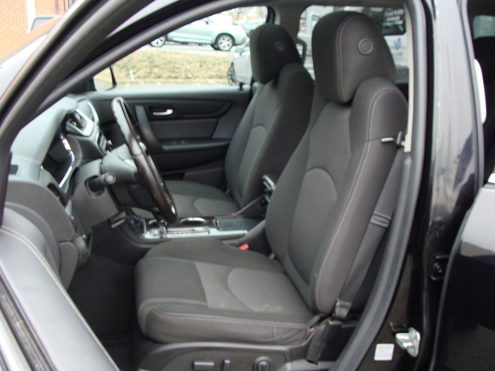 Used 2017 Chevrolet Traverse LT w/ Style and Technology Package image 7