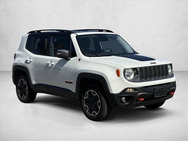 Used 2016 Jeep Renegade Trailhawk w/ Premium Trailhawk Package image 3