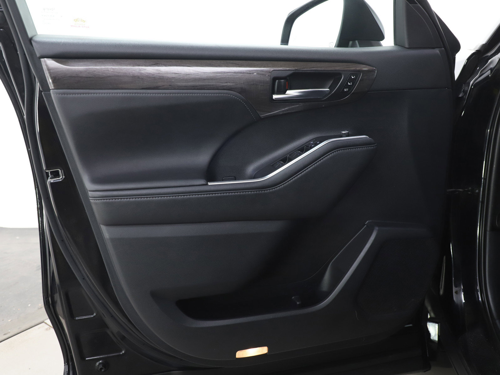 Used 2020 Toyota Highlander Limited image 20