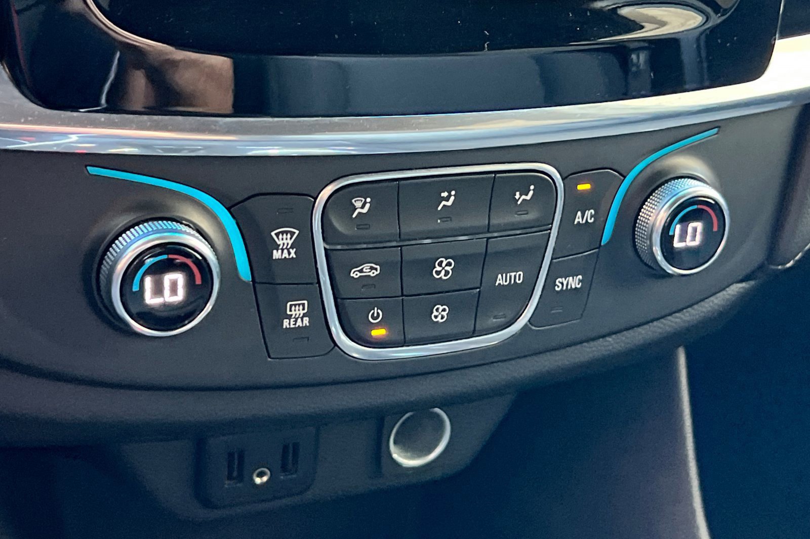 Used 2023 Chevrolet Traverse LT image 21