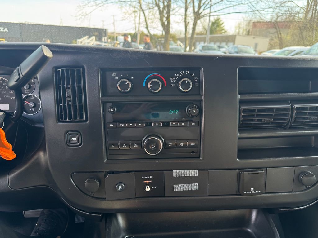 Used 2017 Chevrolet Express 2500 image 25