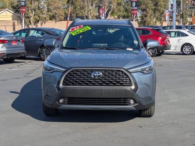 Used 2023 Toyota Corolla Cross XLE image 2