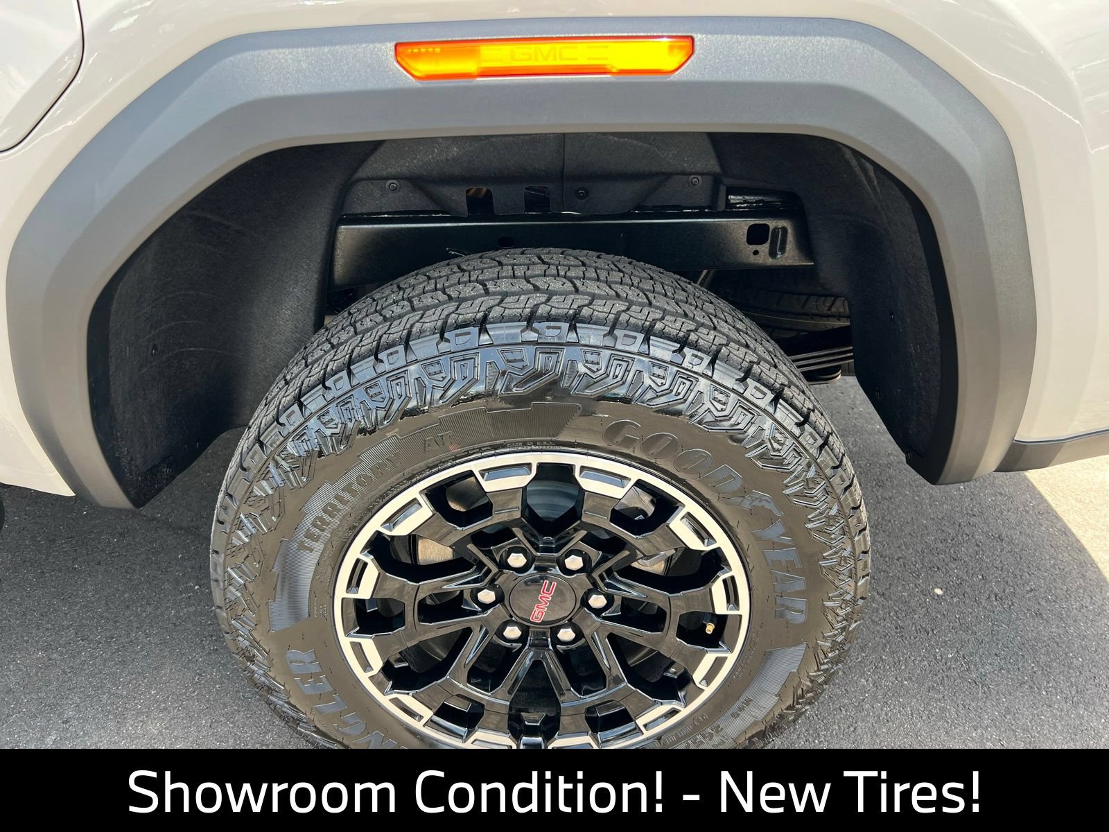 Used 2026 GMC Canyon AT4 AWD/4WD image 13