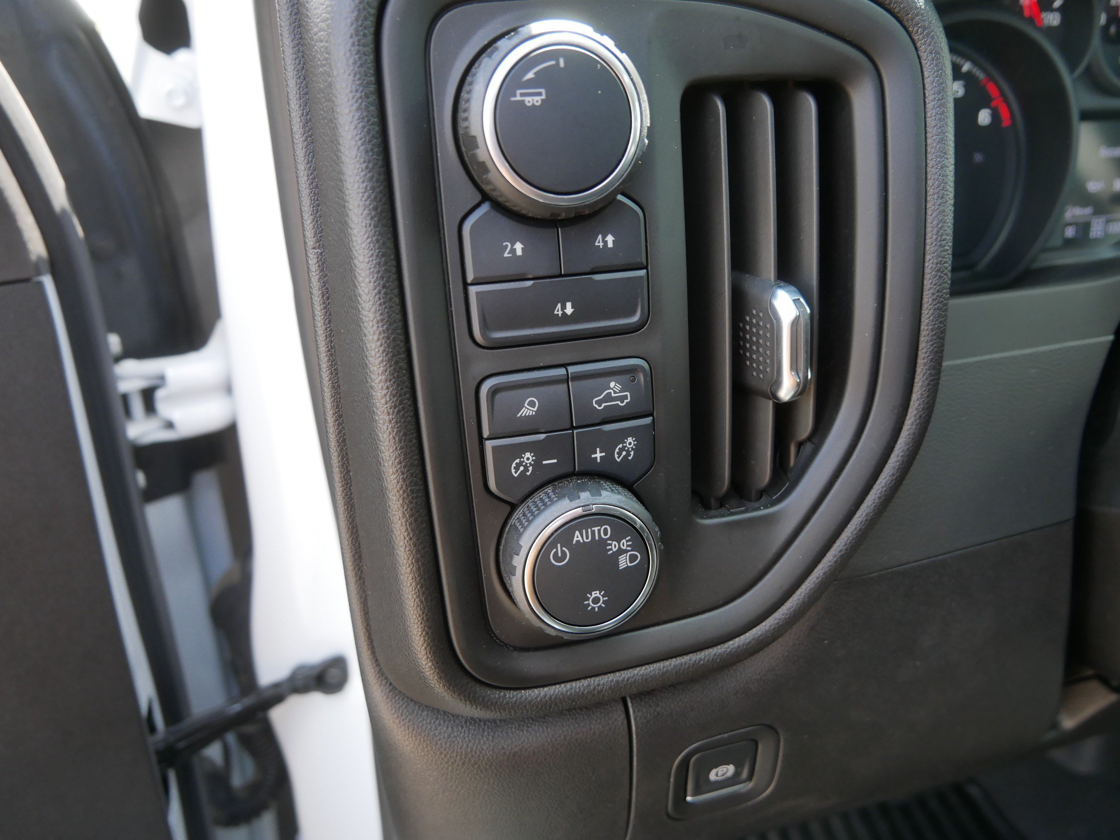 Used 2025 Chevrolet Silverado 2500 Custom w/ Custom Convenience Package AWD/4WD image 25