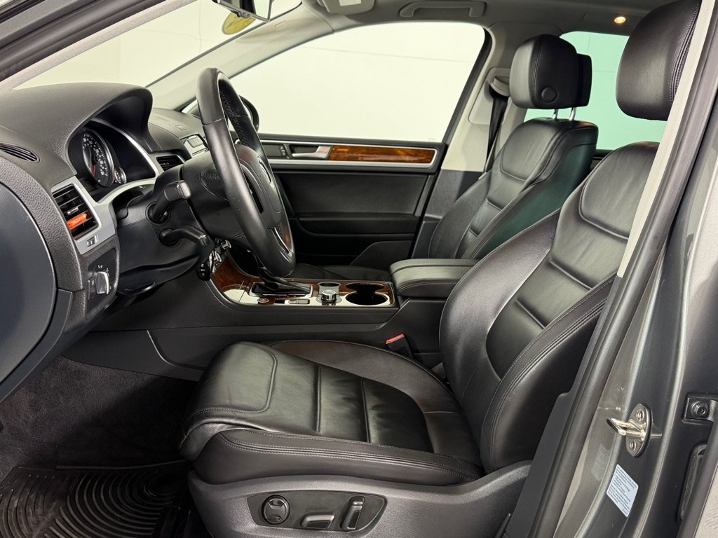 Used 2014 Volkswagen Touareg VR6 AWD/4WD image 9