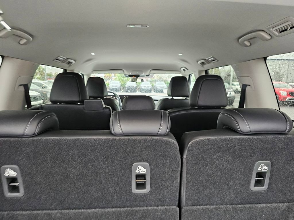 New 2026 Nissan Armada SV image 10
