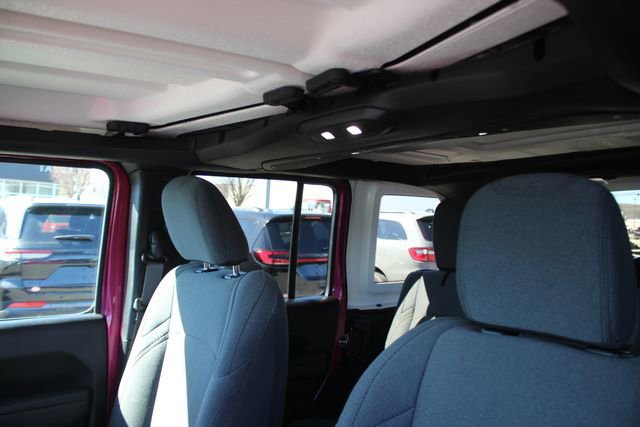 Used 2024 Jeep Wrangler Willys image 22