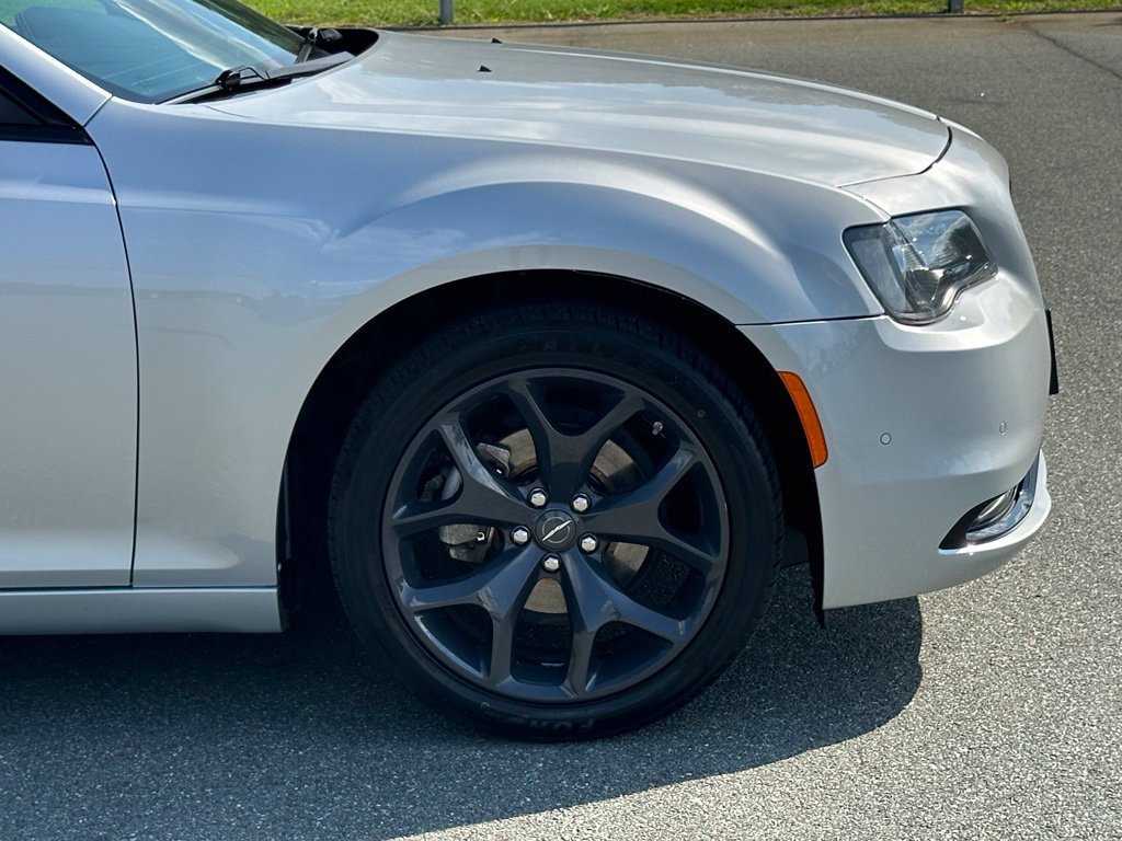 Used 2022 Chrysler 300 S RWD image 37