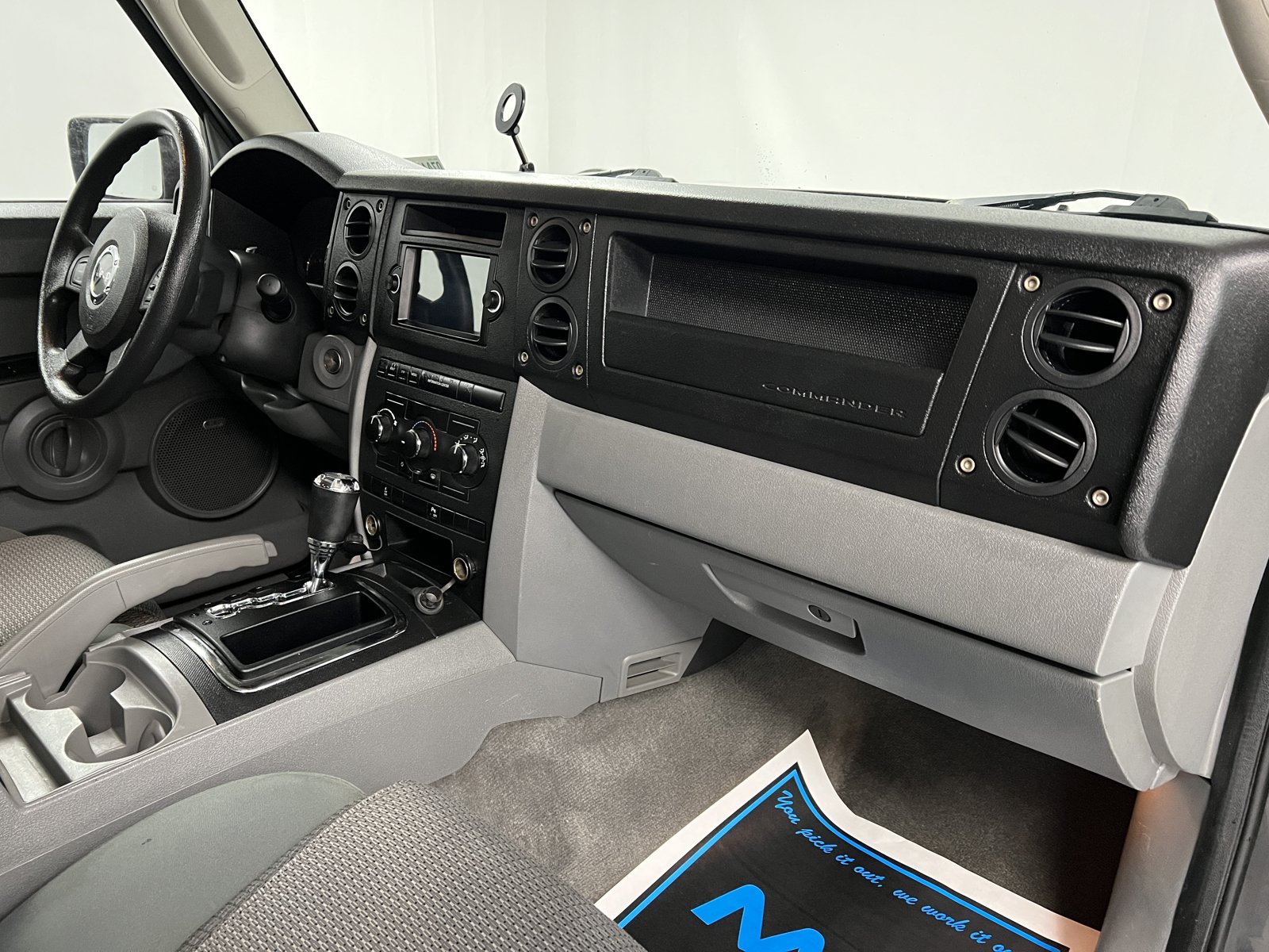 Used 2007 Jeep Commander Sport AWD/4WD image 31