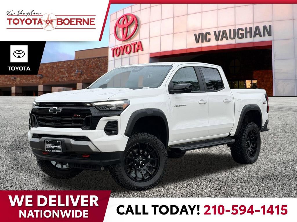 Used 2024 Chevrolet Colorado Z71 w/ Z71 Convenience Package 2