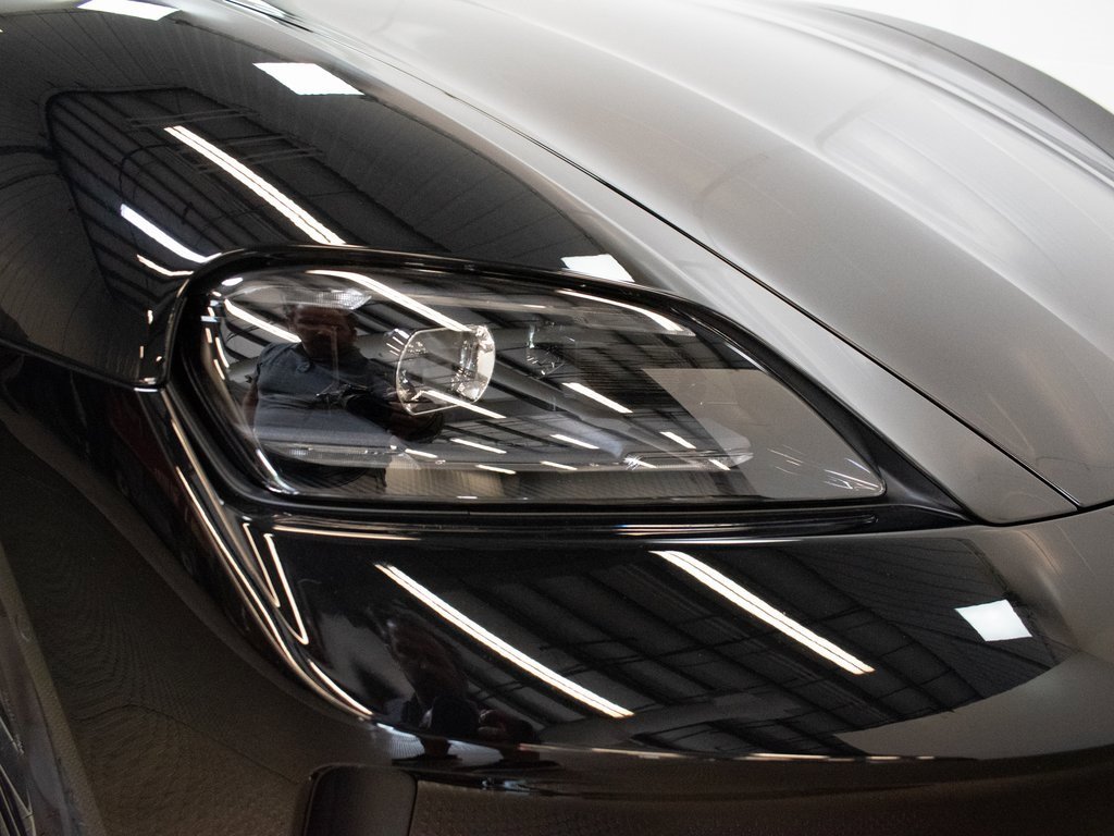 New 2025 Porsche Taycan image 12