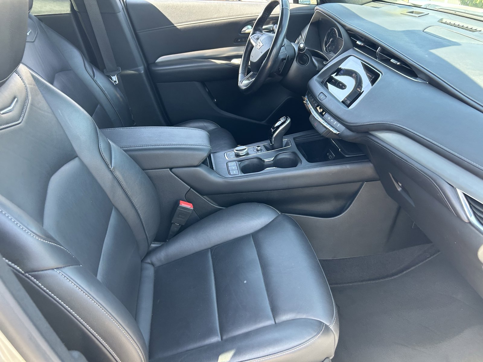 Certified 2022 Cadillac XT4 Premium Luxury w/ Safety Alert Package image 12