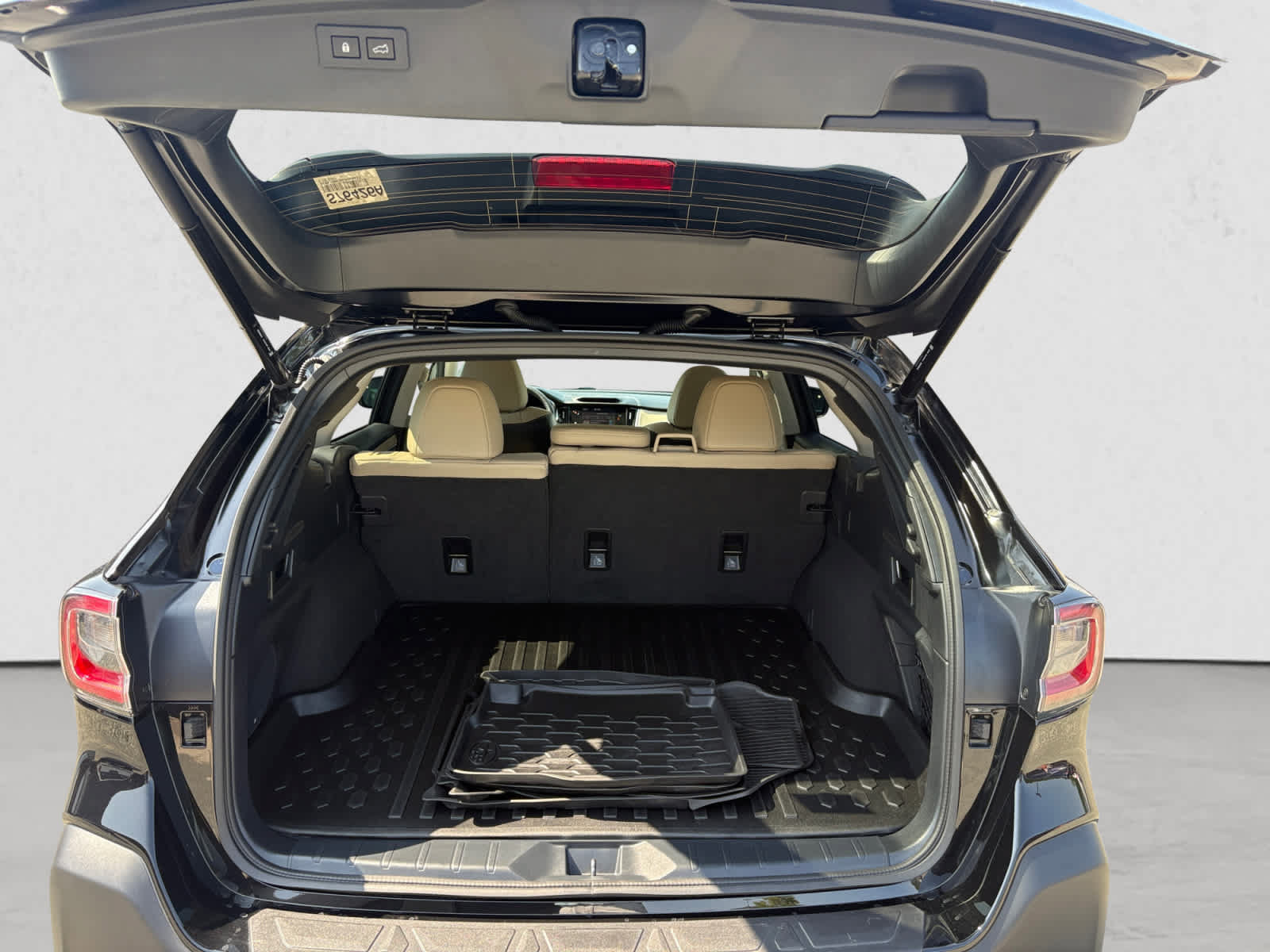 Certified 2025 Subaru Outback Limited AWD/4WD image 5