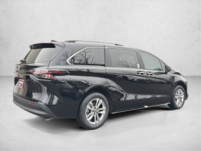 New 2026 Toyota Sienna XLE image 5