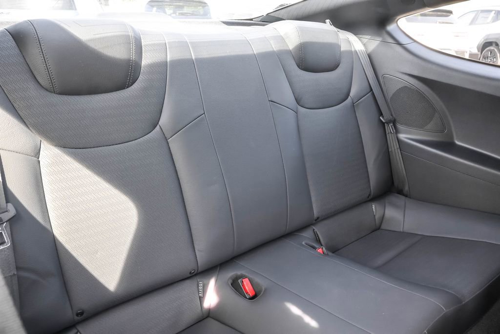 Used 2013 Hyundai Genesis 3.8 RWD image 32