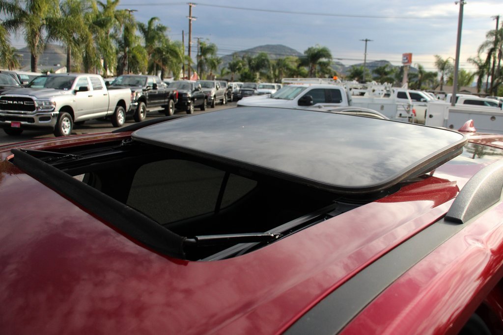 Used 2023 Chevrolet Traverse RS image 31