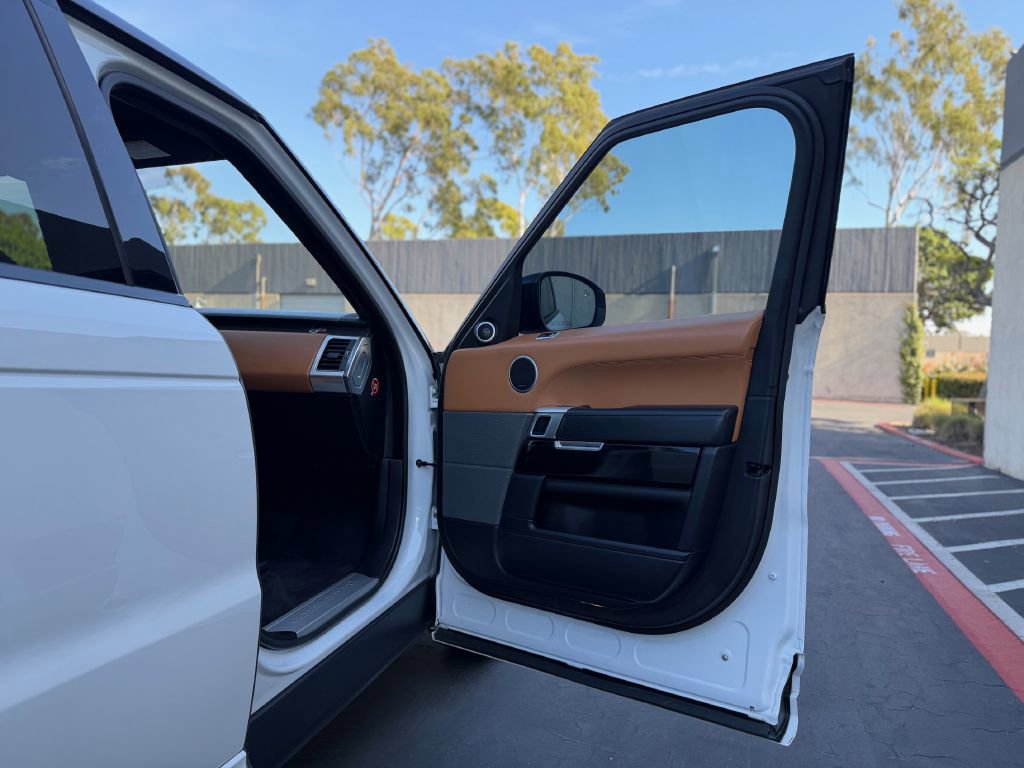 Used 2018 Land Rover Range Rover Sport SVR image 23