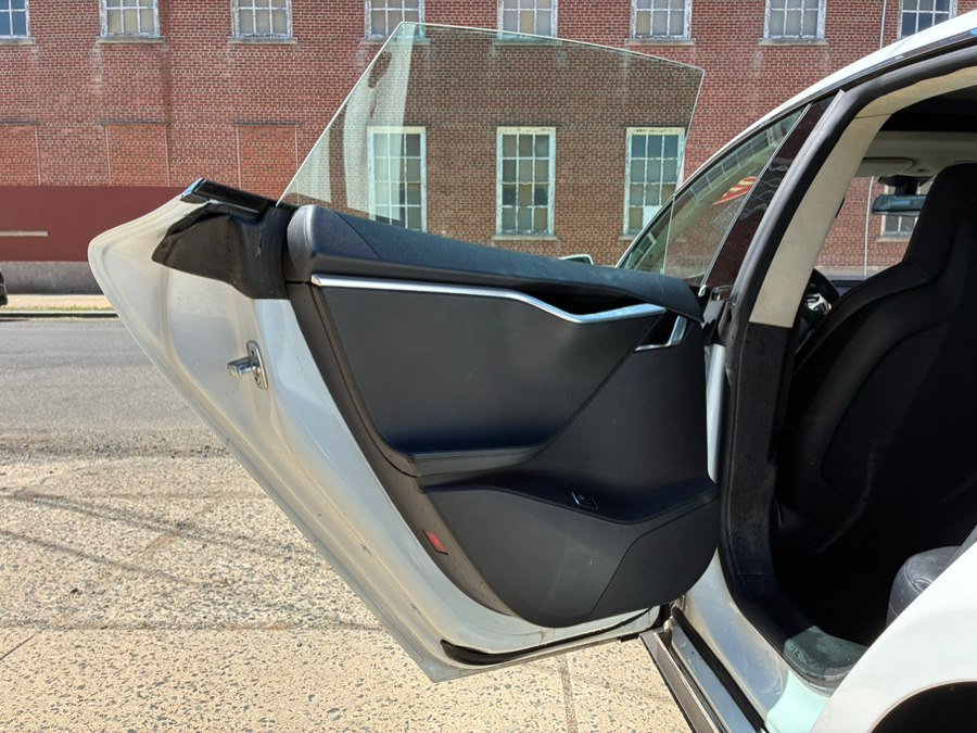 Used 2013 Tesla Model S Performance RWD image 12