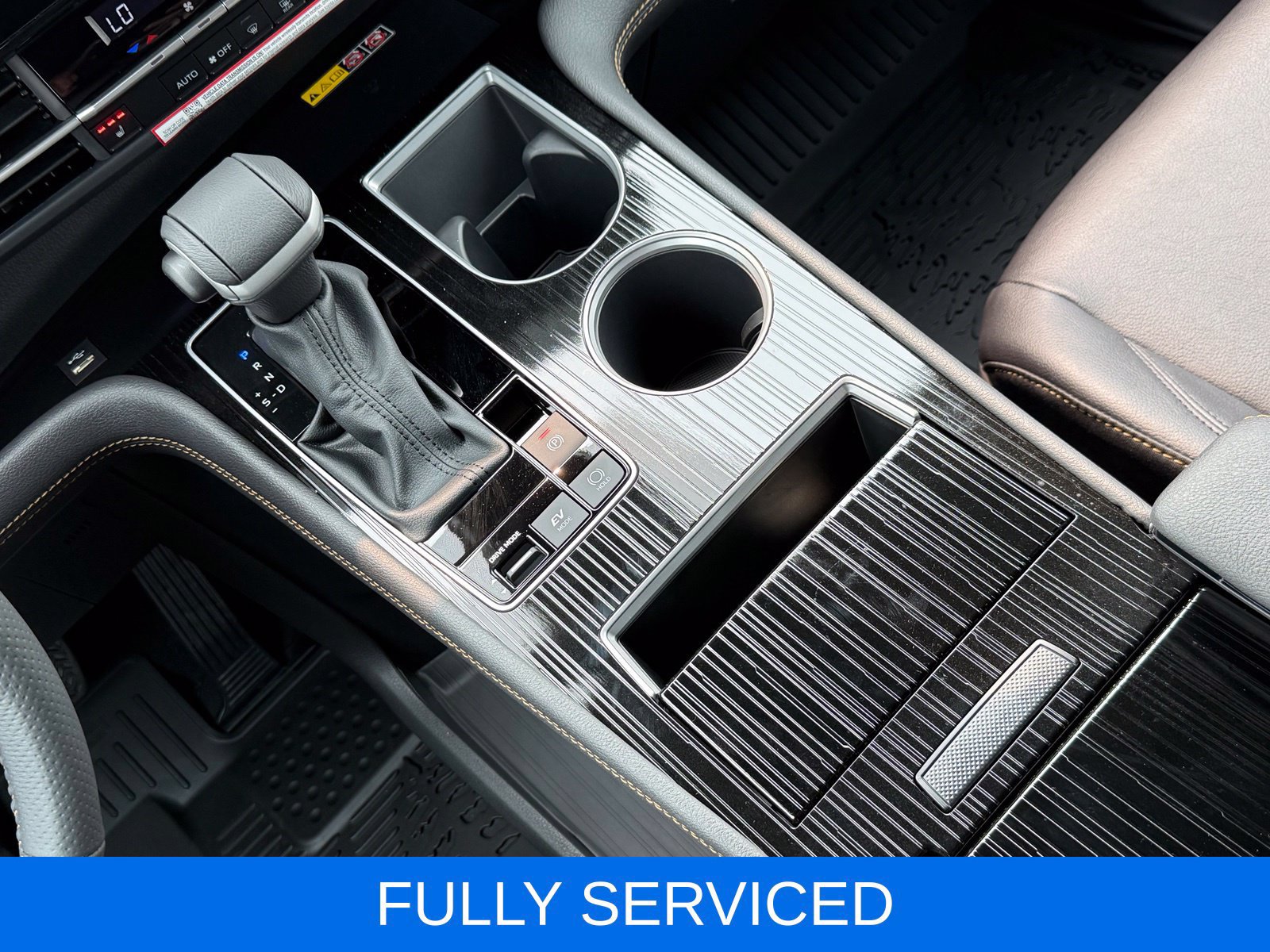 Used 2026 Toyota Sienna XLE Woodland Edition AWD/4WD image 30