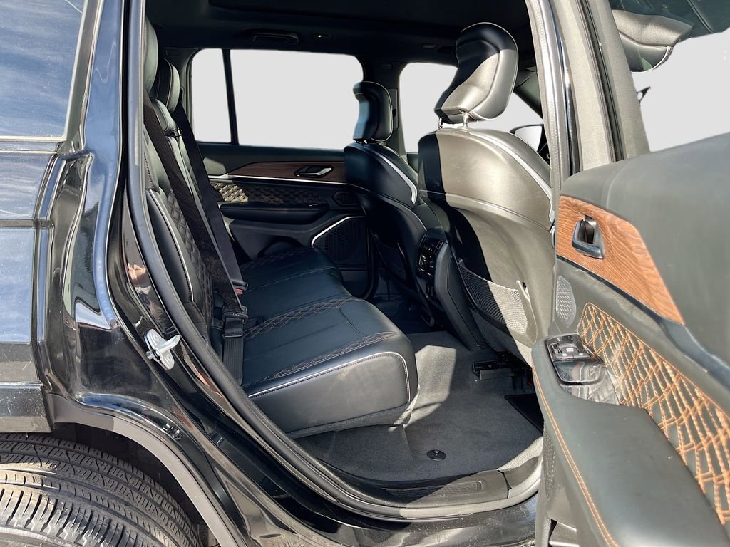 Used 2023 Jeep Grand Cherokee Summit image 30