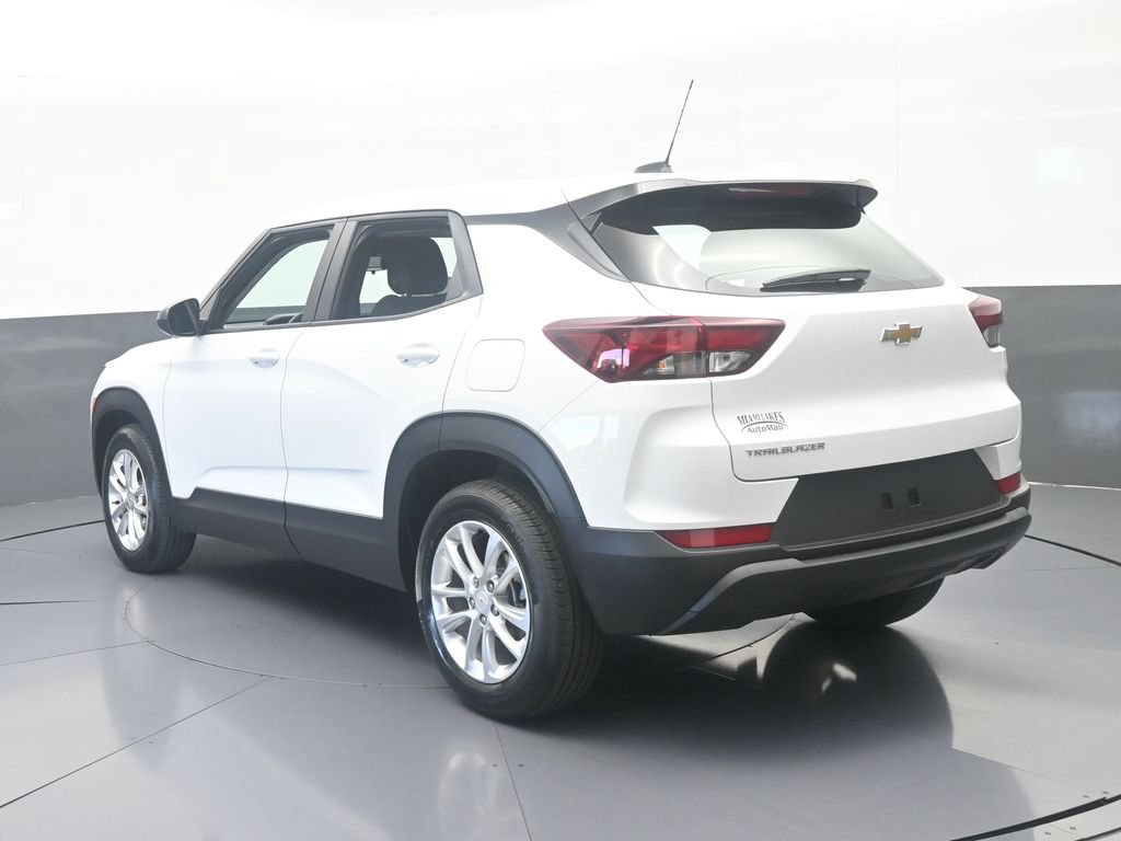 Used 2026 Chevrolet TrailBlazer LS FWD image 4
