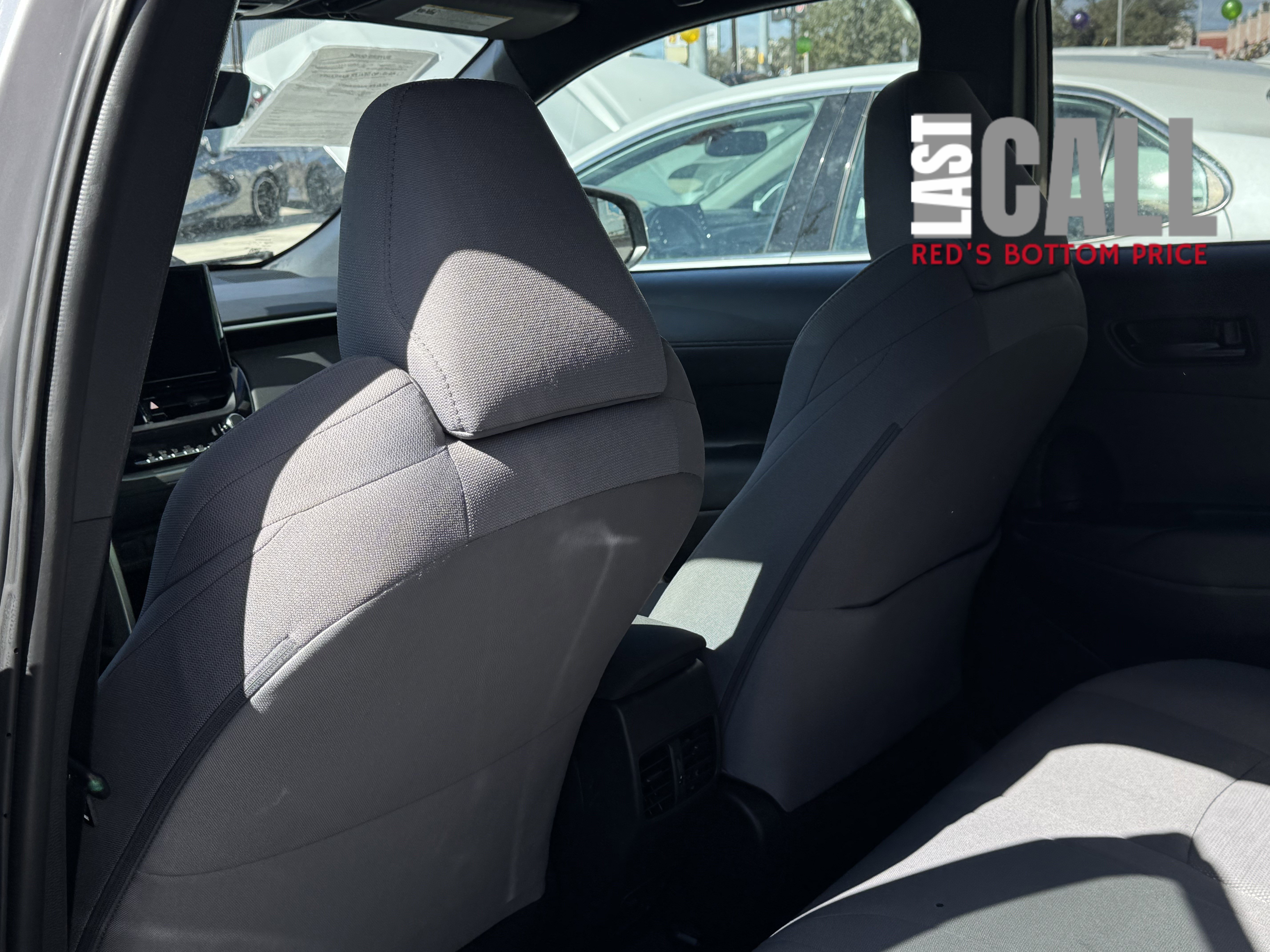 Used 2024 Toyota Corolla Cross SE image 12