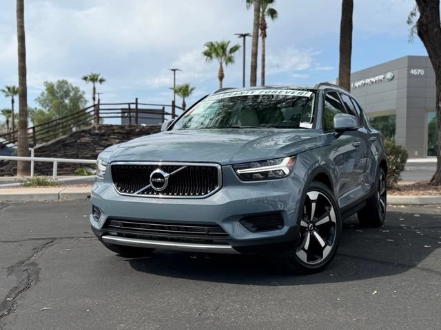 Used 2020 Volvo XC40 T5 Momentum
