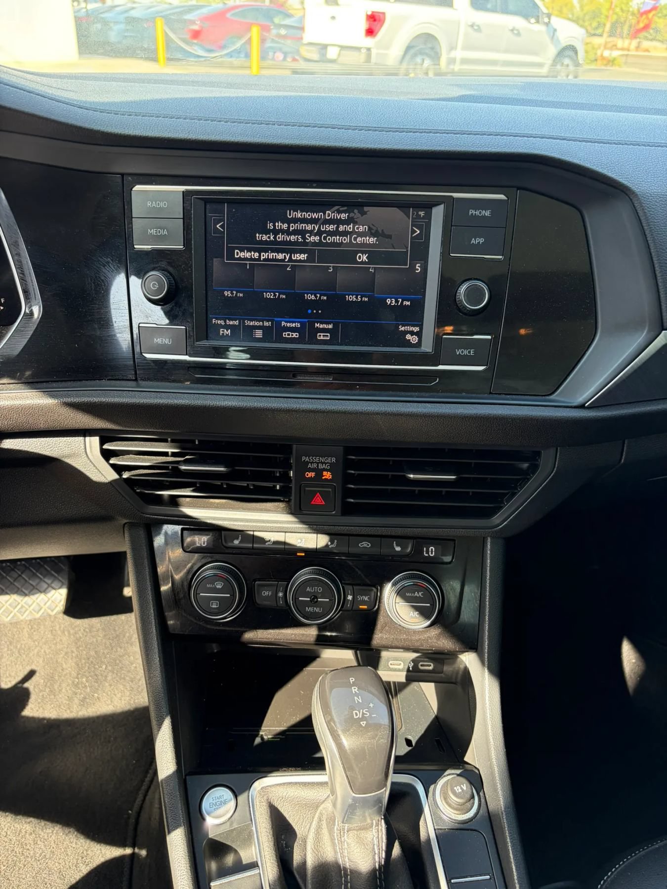 Used 2023 Volkswagen Jetta SE w/ Panoramic Sunroof Package FWD image 12