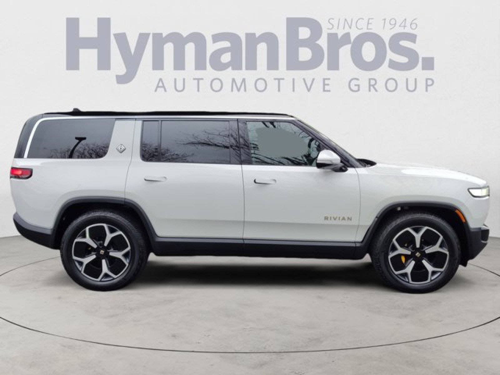 Used 2023 Rivian R1S Adventure AWD/4WD image 2