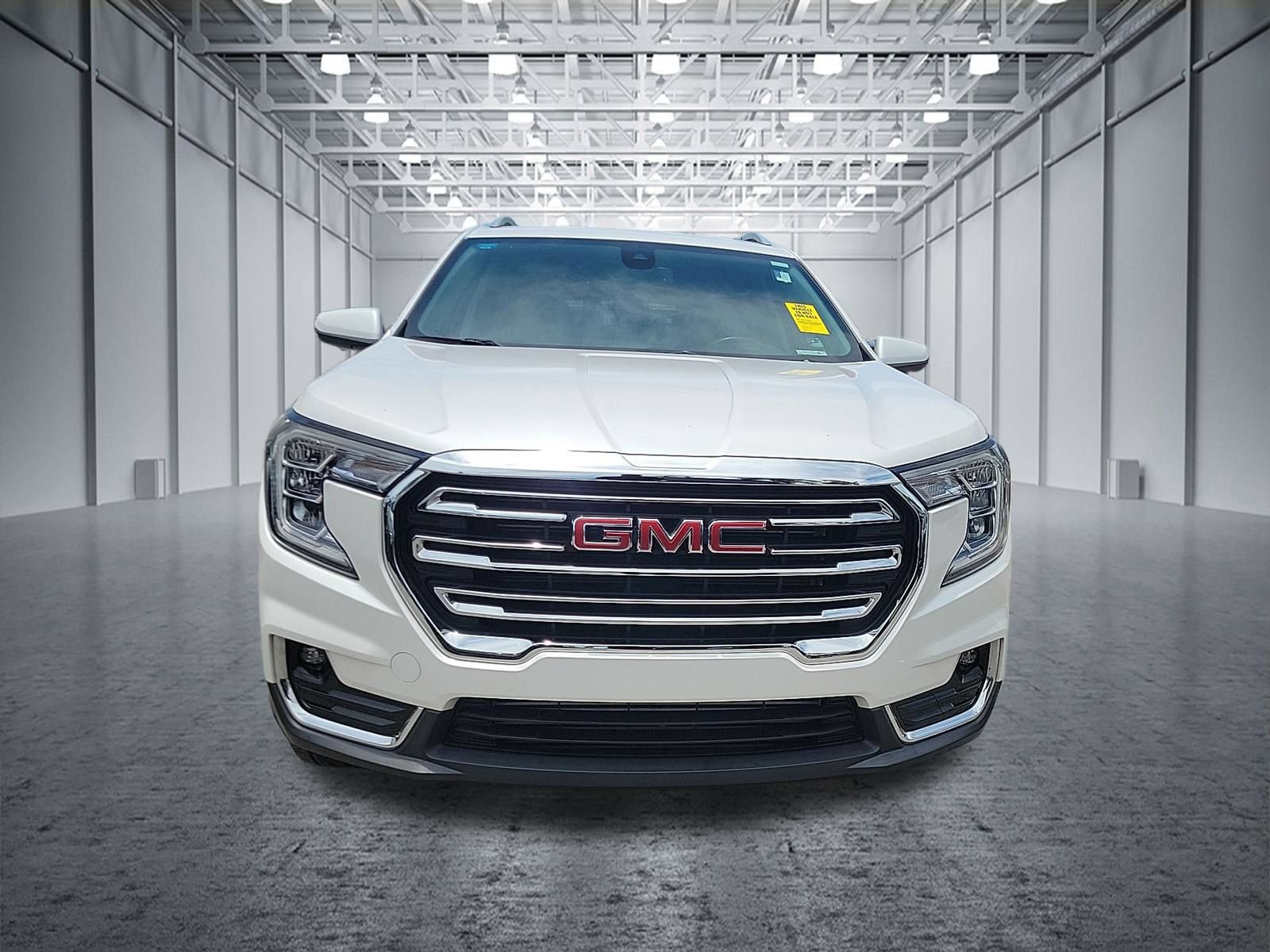 Used 2023 GMC Terrain SLT w/ LPO, Floor Liner Package FWD image 4